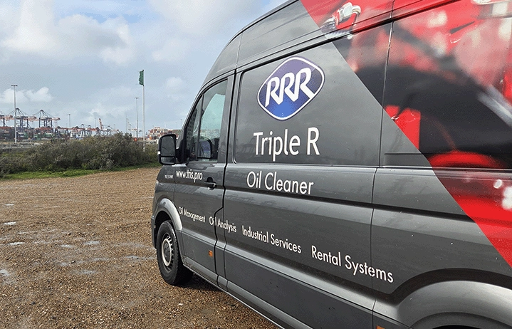 Triple R Oil Cleaner diensten ter plaatse